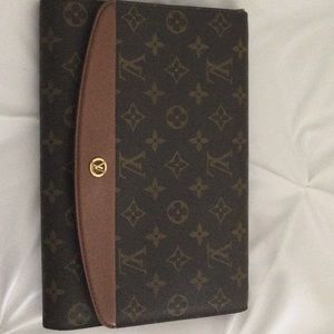 Louis Vuitton shoulder bag with removable strap